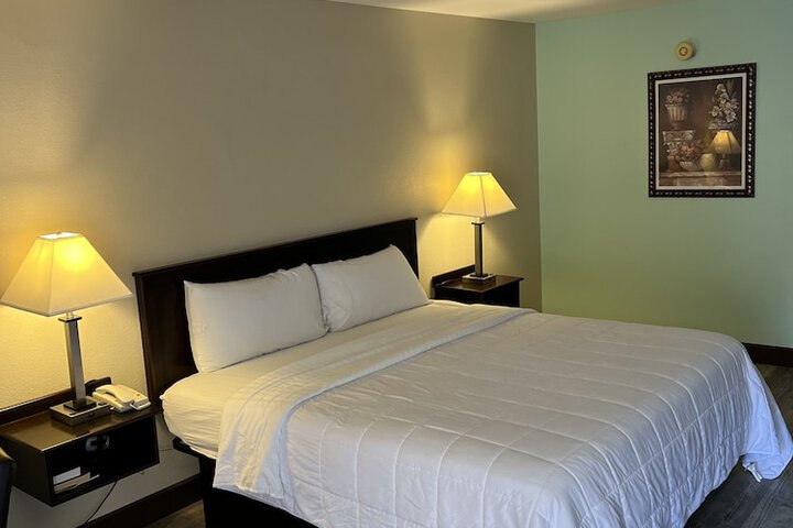 Room 3 of 6