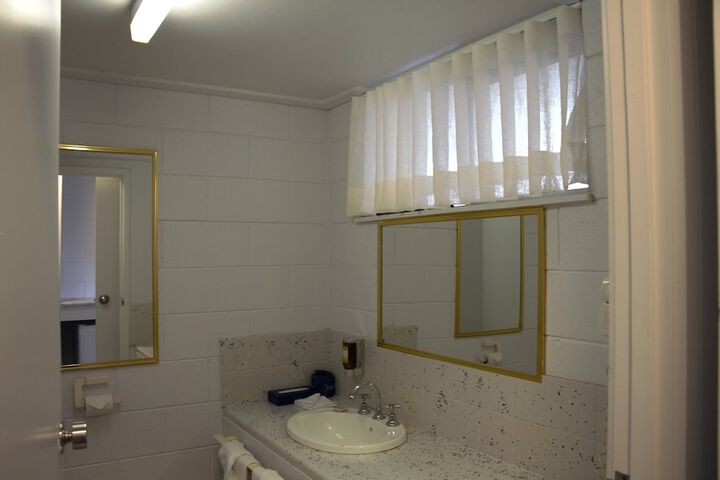 Room 36 of 59