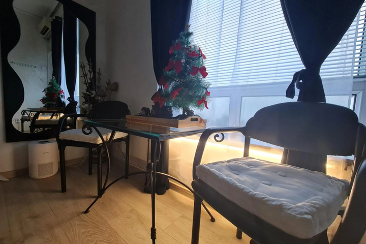 Room 11 of 19
