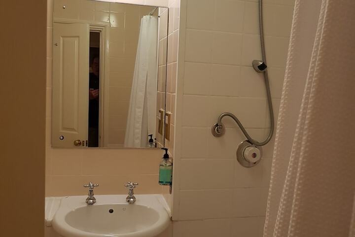 Room 21 of 47