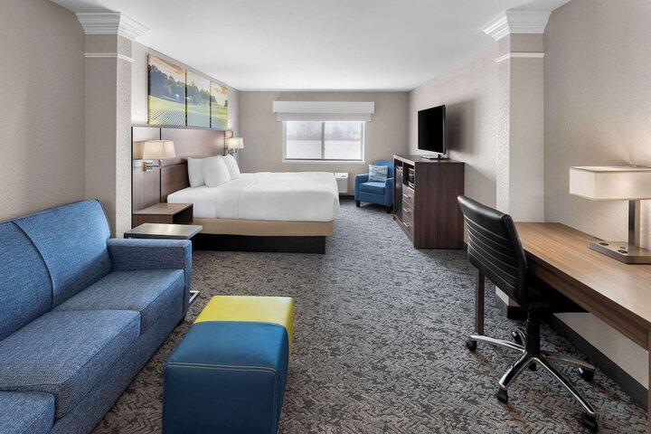Room 35 of 65
