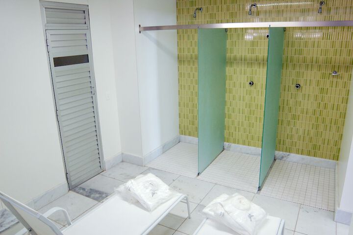 Hotel with Pool