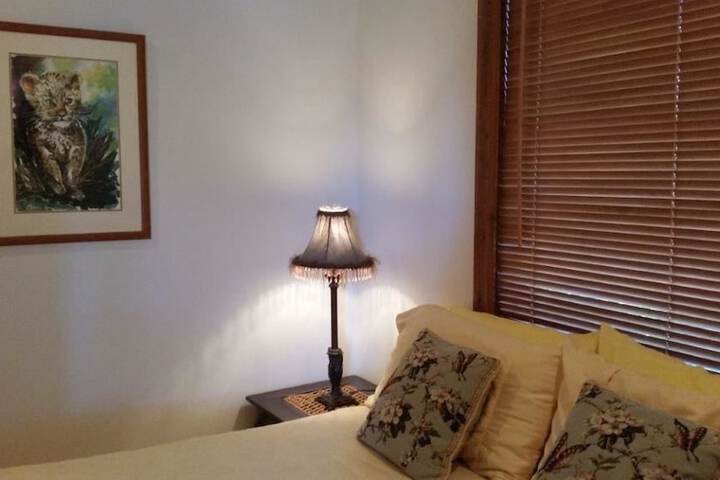 Room 5 of 68