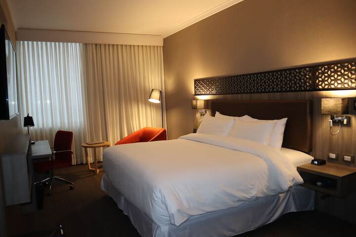 Room 8 of 77