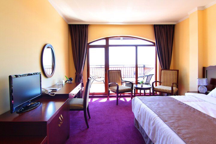 Room 10 of 63