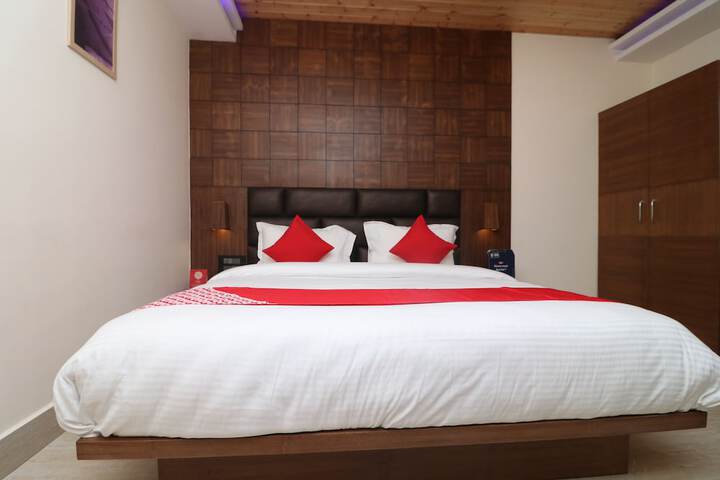 Room 3 of 12