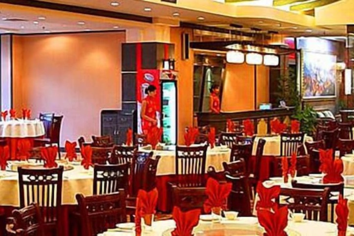 Dining 70 of 82