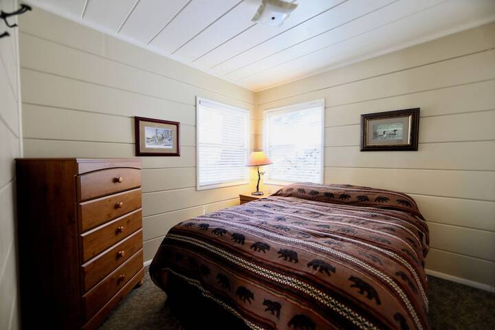 Room 2 of 16