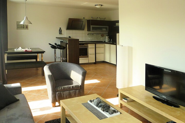 Room 6 of 37