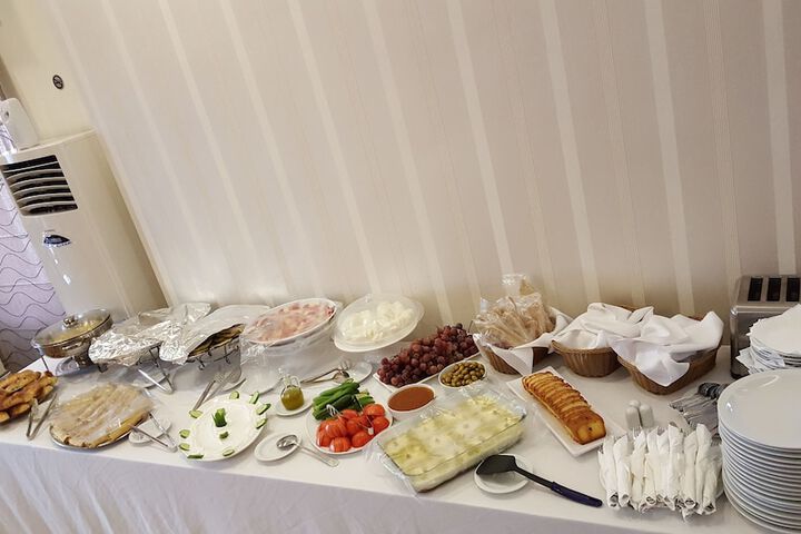 Dining 8 of 25