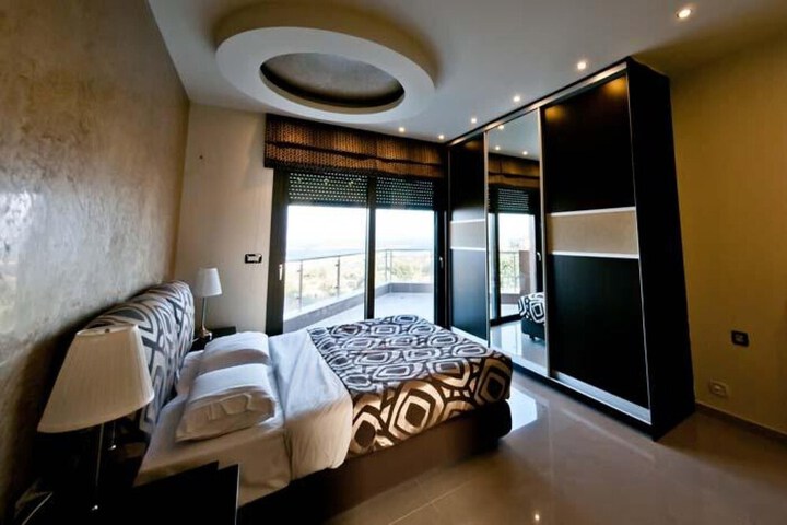 Room 7 of 85
