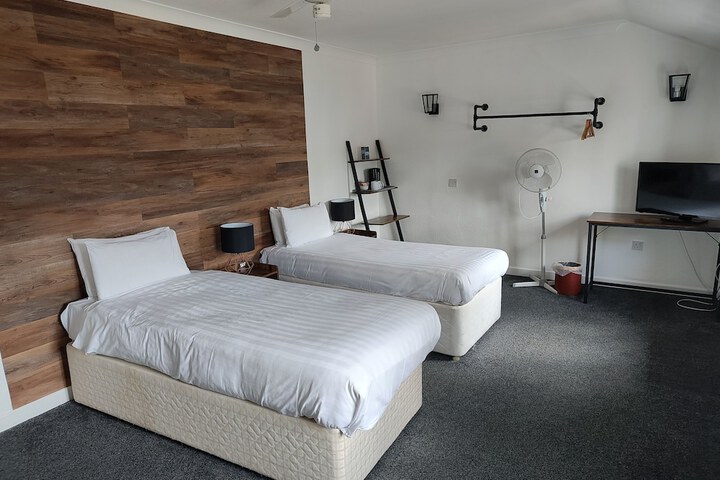 Room 35 of 81