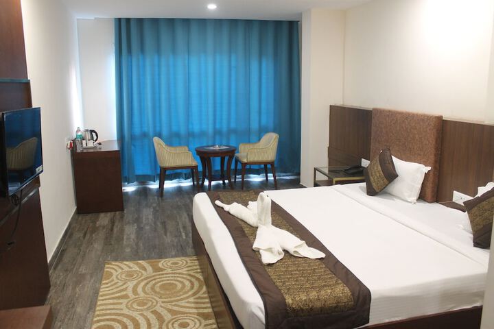 Room 12 of 23