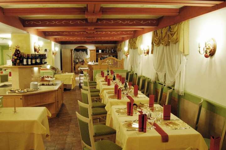 Dining 44 of 70