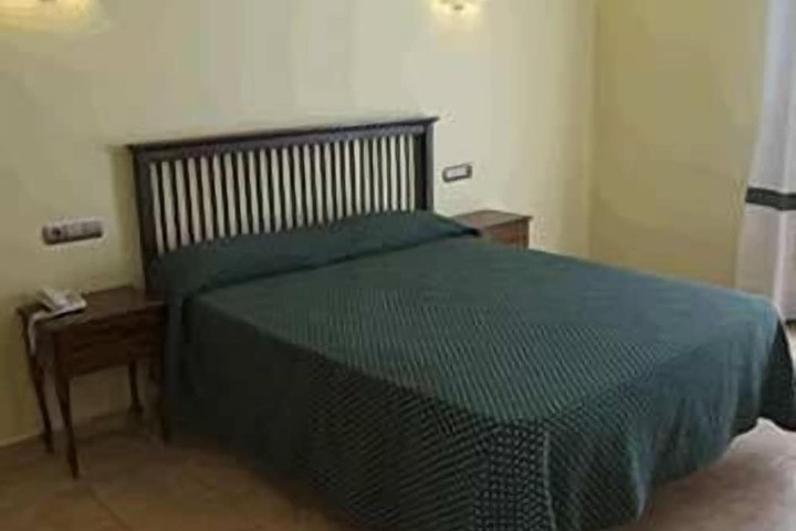 Room 4 of 38