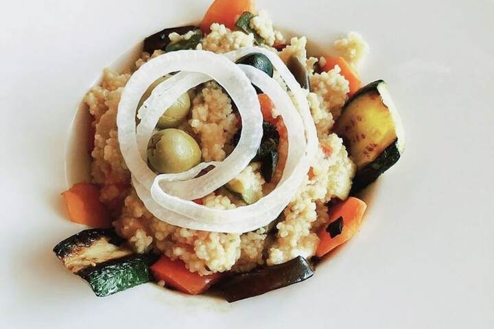 Lounge 24 of 33
