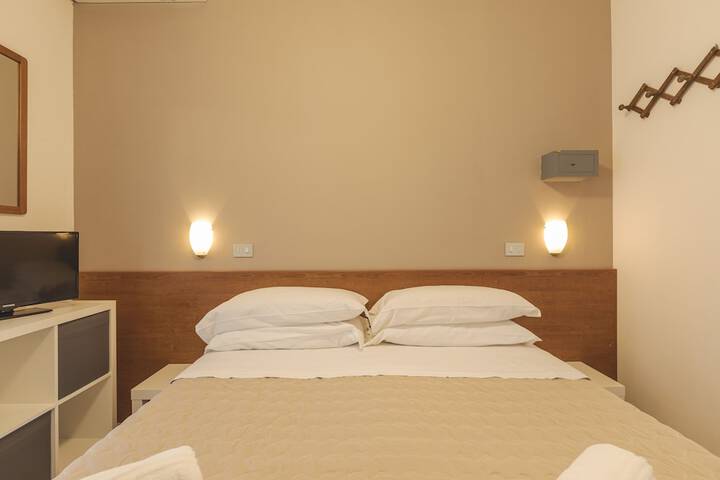 Room 5 of 56