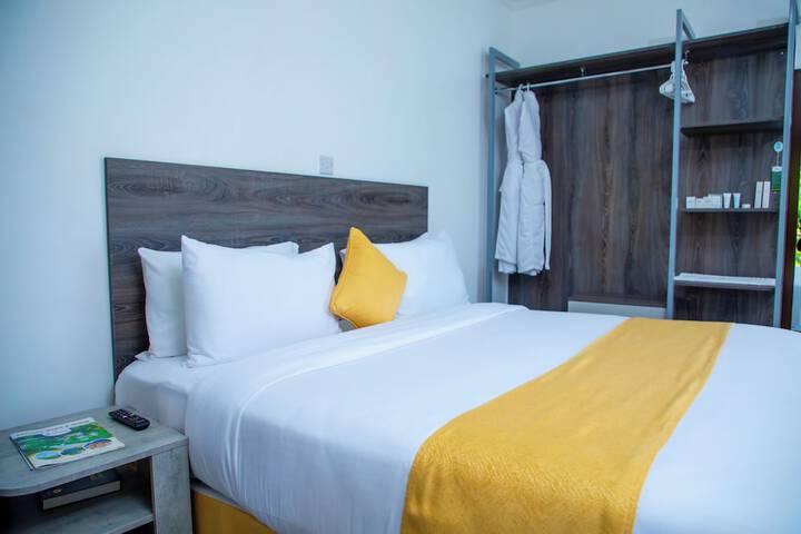 Room 5 of 34