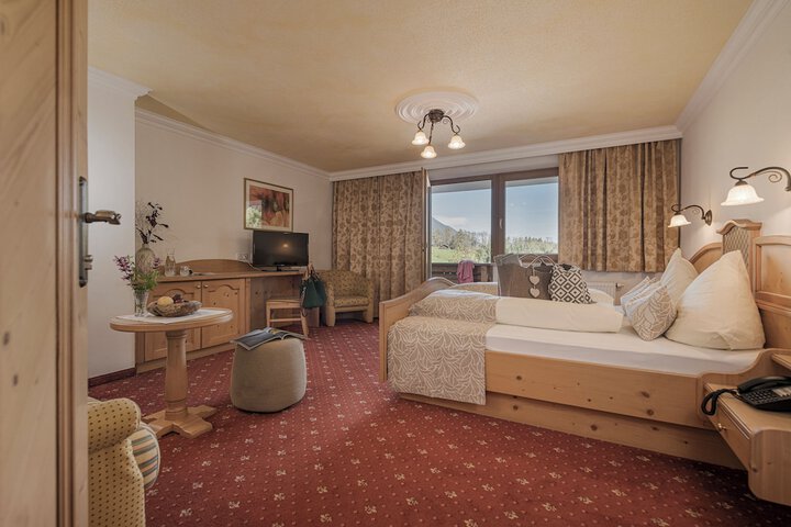 Room 20 of 102