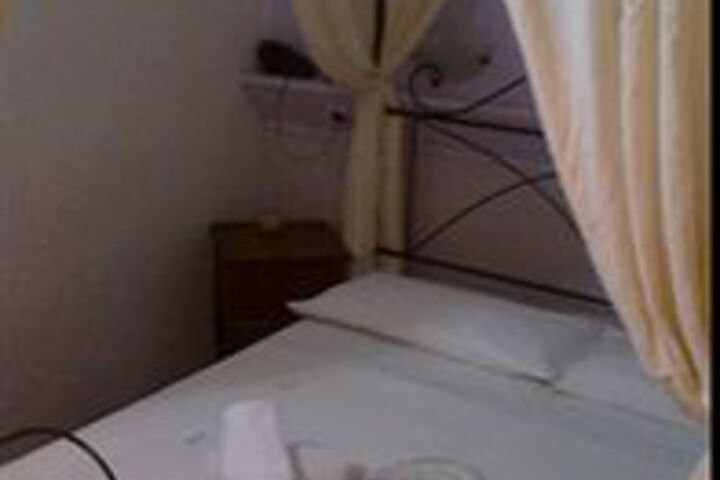 Room 14 of 25