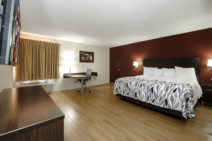 Superior King Bed (5 of 14)
