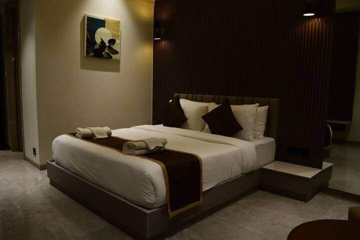 Room 3 of 18