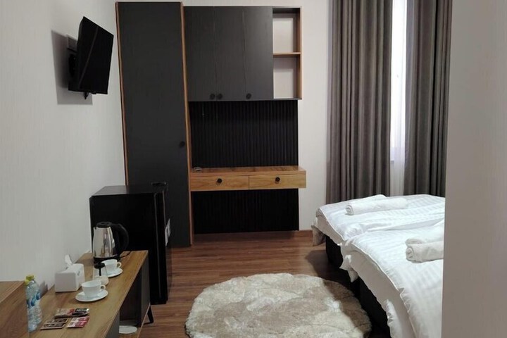 Room 15 of 49