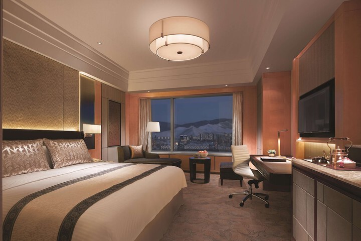 Room 14 of 46