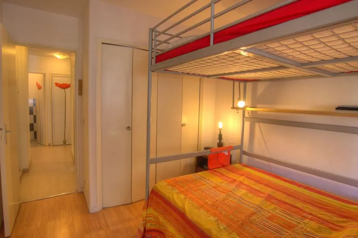 Room 2 of 11