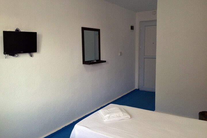 Room 8 of 51