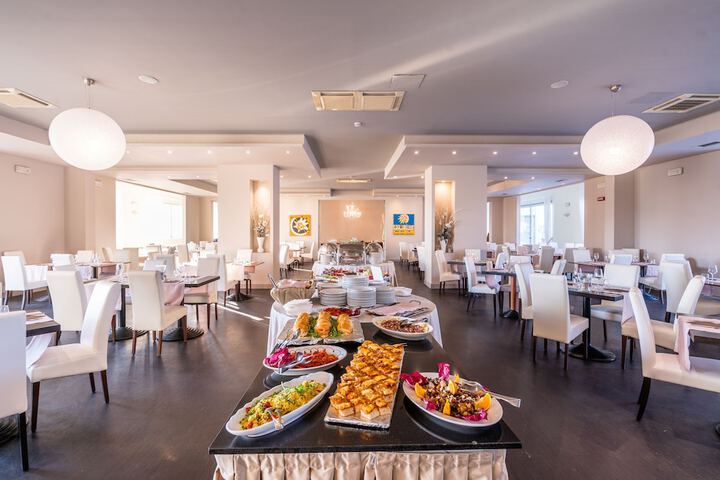 Dining Photos