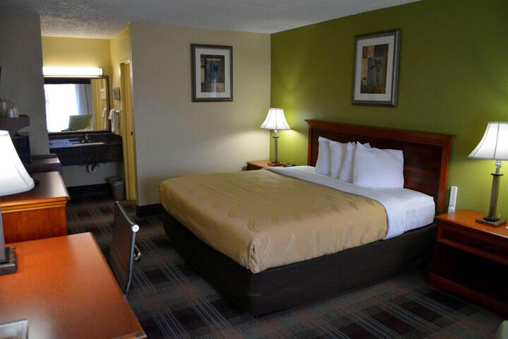 1 King Bed (7 of 7)