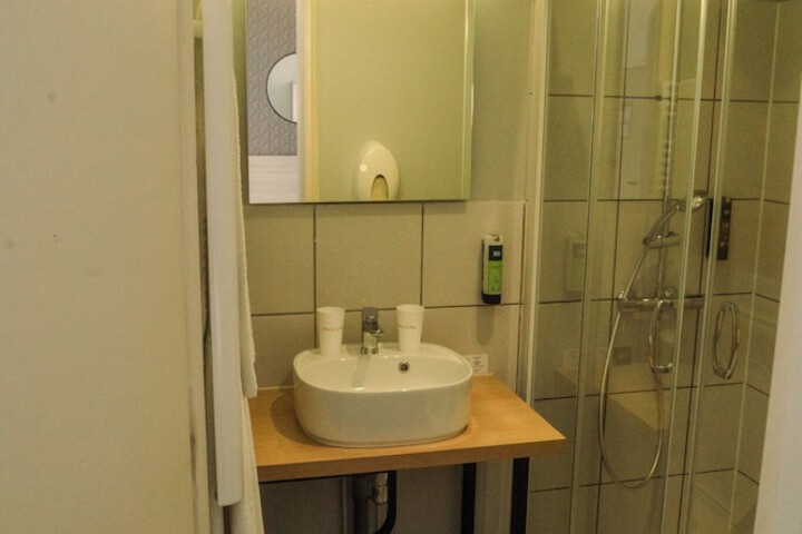 Room 13 of 28