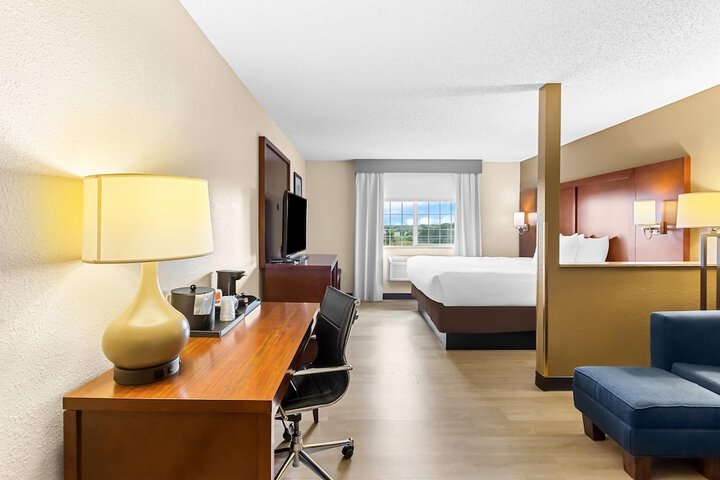 Room 33 of 61