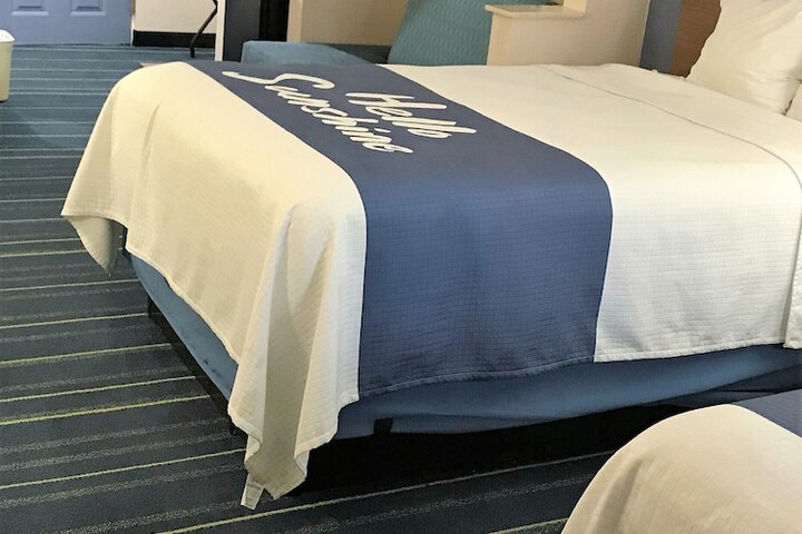 Double Accessible King Size Bed (6 of 8)