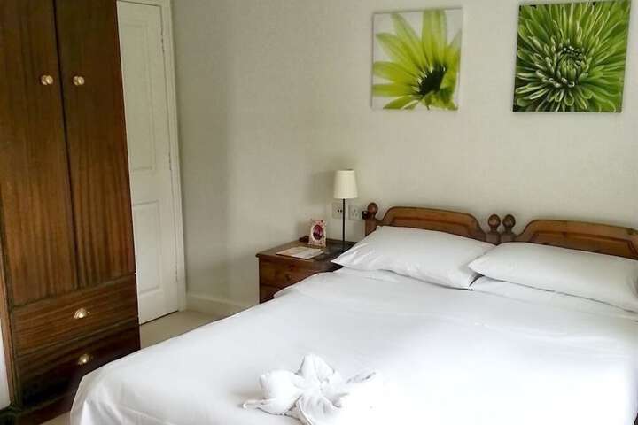 Room 8 of 38