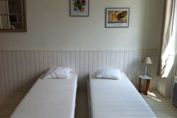 Room 13 of 17