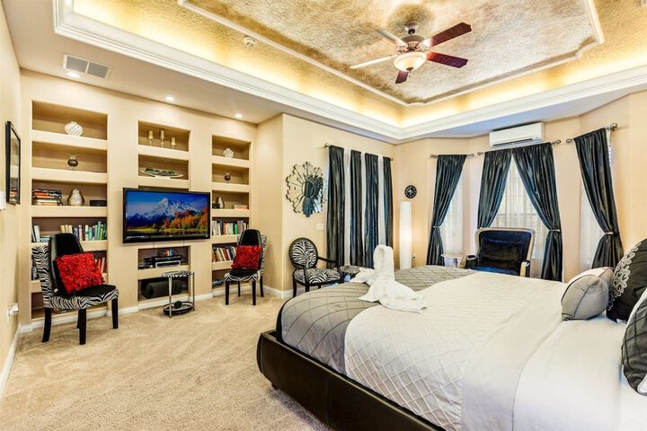 Room 4 of 38