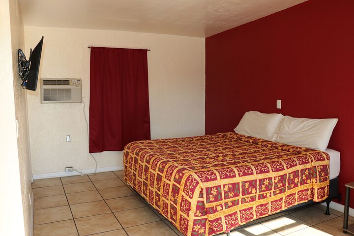 Room 14 of 38