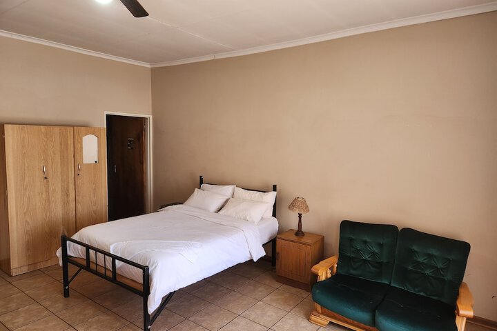Room 3 of 9