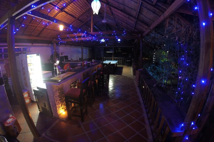 Lounge 23 of 37