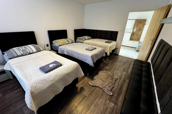 Room 7 of 48