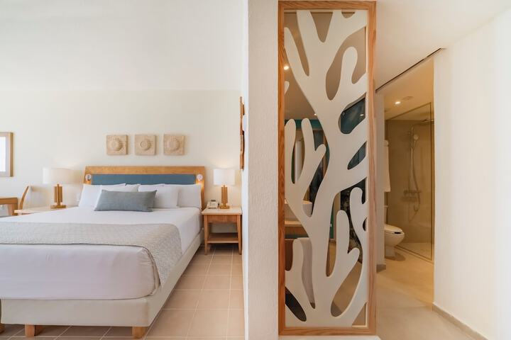 Room 30 of 113