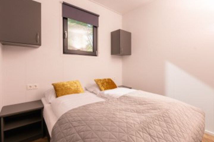 Room 14 of 143