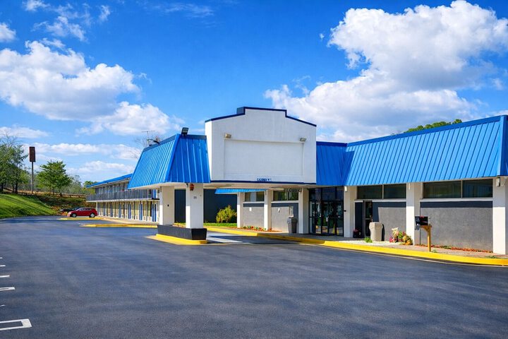Exterior of Heritage Inn Cartersville