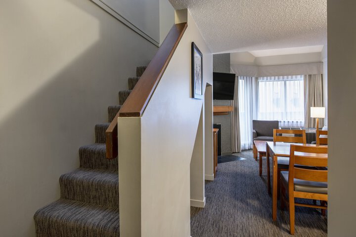 Room 14 of 74