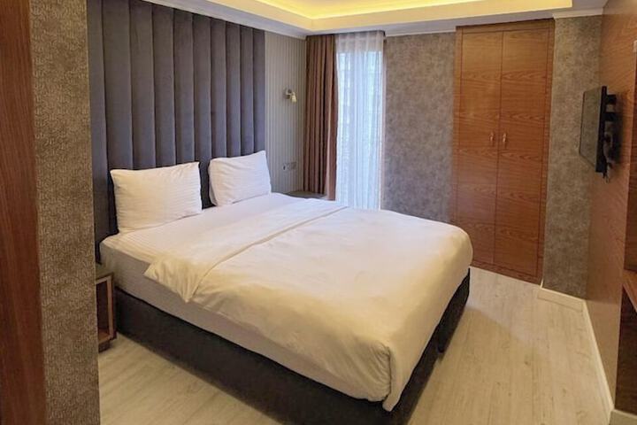 Room 12 of 40
