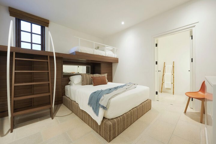 Room 104 of 1000