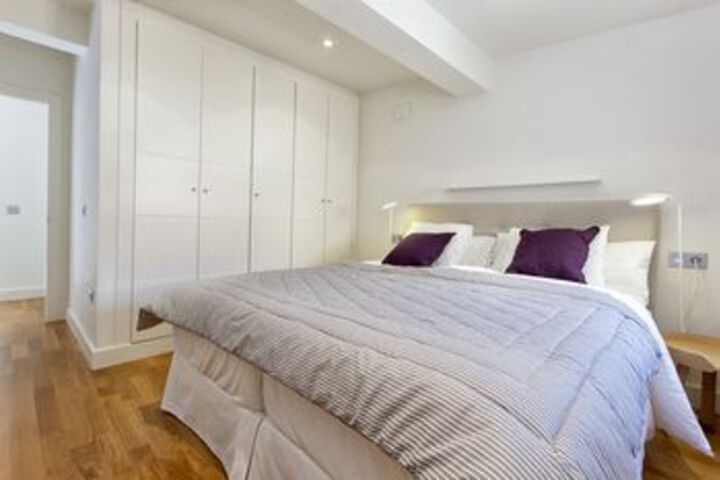 Room 11 of 24