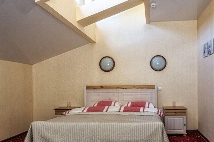 Room 23 of 57